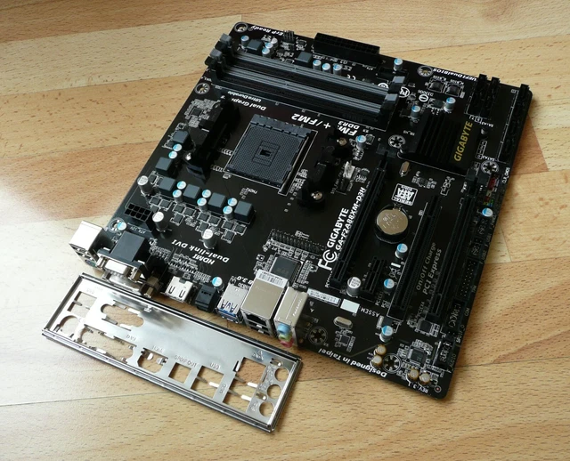 GIGABYTE GAF2A88XMD3H (FM2+). Working but 2 SATA ports not working. £