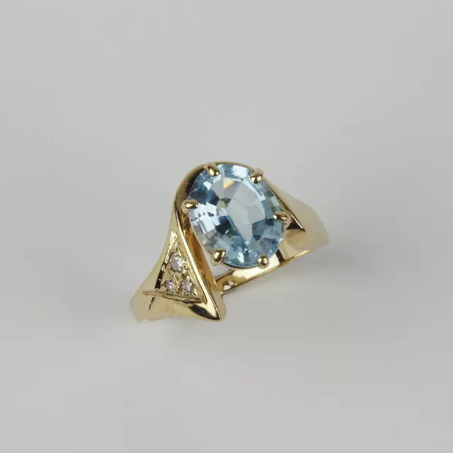 Beautiful 14k Yellow Gold, Blue Topaz, Diamond Womens Ring Size 6.25