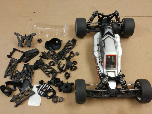 thumbnail image 2 of Losi Team Aluminum Rear Hubs For TEN Series RC Cars - Upgrade Parts 2 of 11