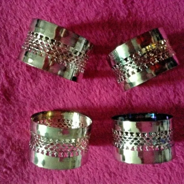 4 Serviette or Napkin Rings, Silver coloured Metal.