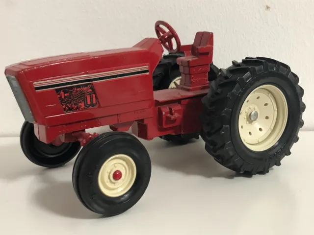 Vintage ERTL Diecast International STK 415 Red Farm Row Crop Tractor Scale 1:16