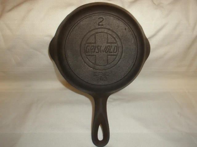 Griswold #2 Cast Iron Skillet Large Slant Logo with Heat Ring