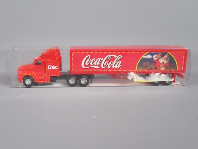 TRACTEUR INTERNATIONNAL AVEC SEMI REMORQUE SPECIAL FETE COCA-COLA (VERSION AVEC LED