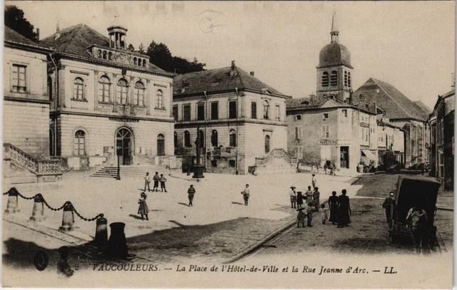 CPA Vaucouleurs - La place de l'hotel de ville (118833)