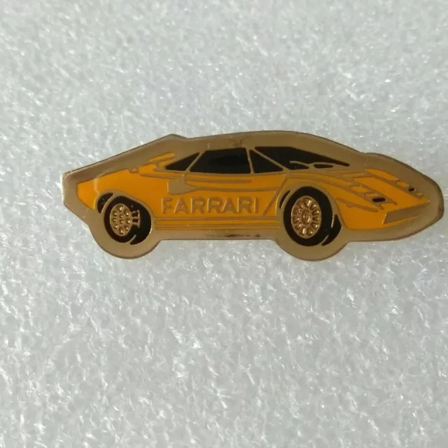 Pin's lapel pin pins Car Voiture Auto Marque LAMBORGHINI COUNTACH FARRARI