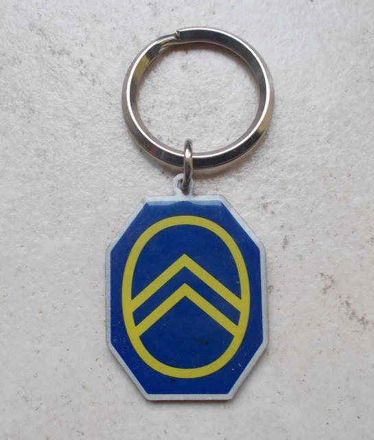 Ancien porte clefs clés vintage colle DS 58 France automobilia 1960 jaune