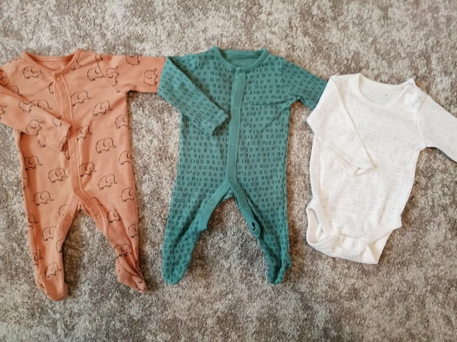 Grande pacchetto di abiti e vestiti per bambino ~ età 0-3 mesi 11