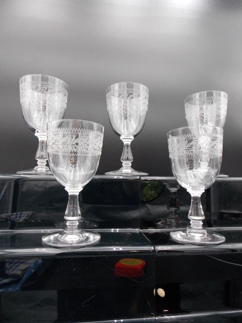 Baccarat-Lot De 5 Verres A Vin Blanc En Cristal-Gravure Grecque Inclinee