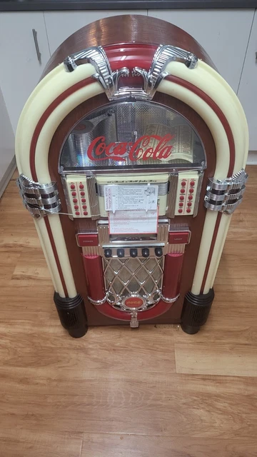 COCA COLA JUKEBOX CD/Radio/Casette Player. Vintage styled