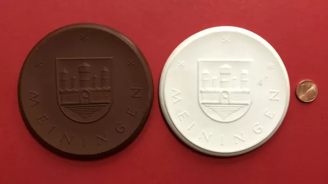 2 x DDR Porzellan und Böttger Steinzeug Medaille Theaterstadt MEININGEN  ( M1175