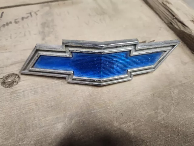 Vtg Car emblem Chevrolet Bowtie Vtg Car emblem Chevrolet Bowtie
