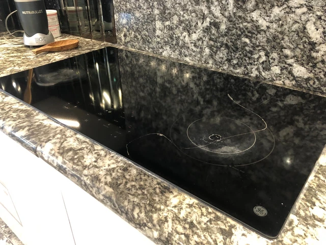 GE JP5036DJ2BB 36" Black Touch Glass Radiant Digital Electric Cooktop (cracked)