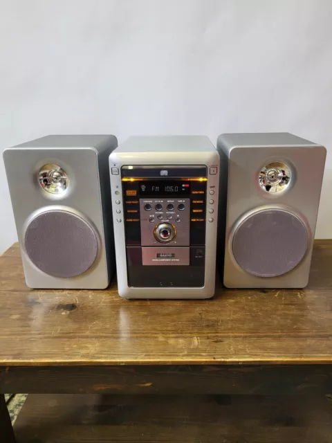 Sanyo DC-MM5000 Micro Hi-Fi System, CD, Cassette Tape, AM/FM Tuner, Speakers UK