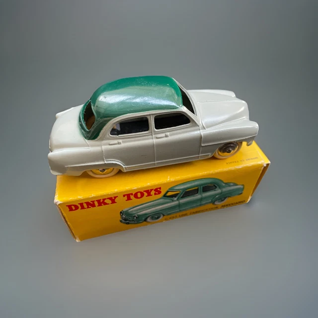 dinky toys Simca 9 aronde 24U made in france avec boite d'origine