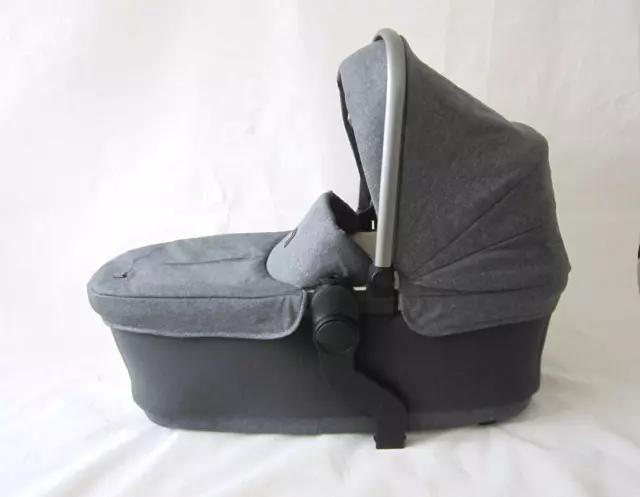 Carrycot - Silver Cross Wave Pioneer Pram Carry Cot
