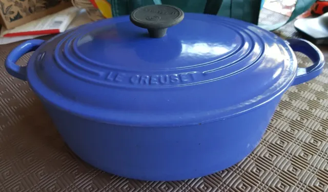 LE CREUSET 27 Blue Enameled Cast Iron Oval Roaster Dutch Oven