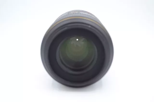 Nikon AF-S NIKKOR 105mm f/2.8 G Micro ED VR Autofocus IF Lens With caps