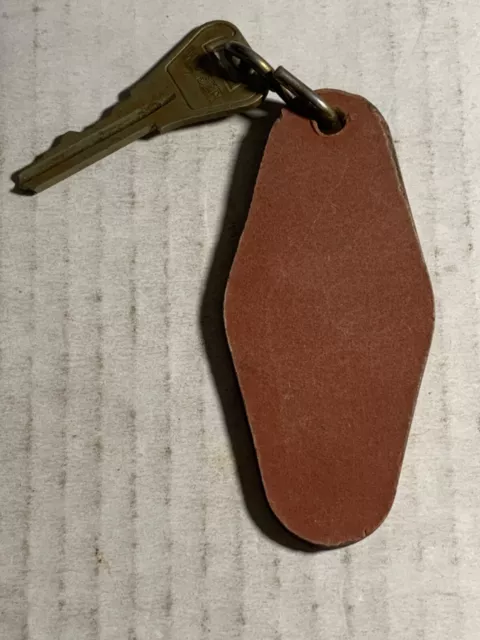 Wandlyn's Motor Inn Hotel Motel Key Fob & Key Antigonish Nova Scotia Canada #110 2