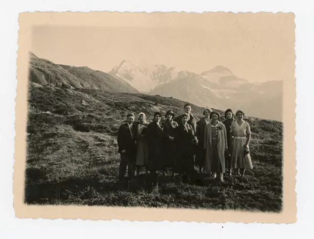 PHOTO SNAPSHOT, Mountain on the Pass of the SIMPLELON snow a group of hikers