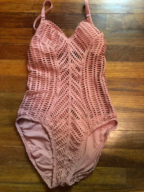 Robin Piccone Sophia pink salmon Crochet One Piece Swimsuit Size 4