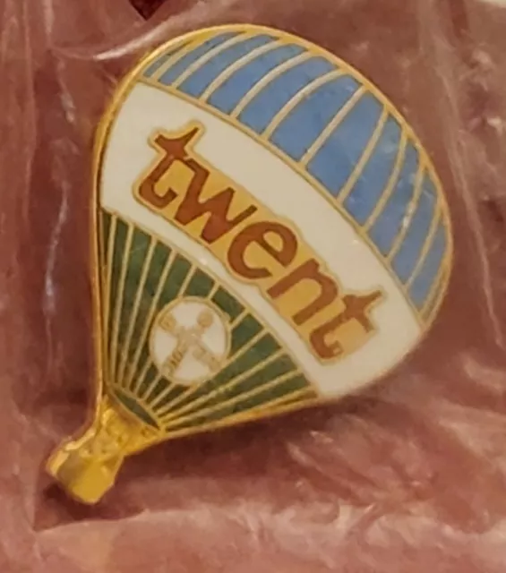 Twent Bayer Balloon Pin