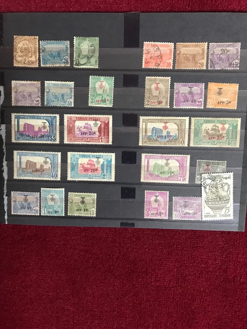 Petite collection de timbres de  Tunisie. Anciens et modernes. A voir !!!