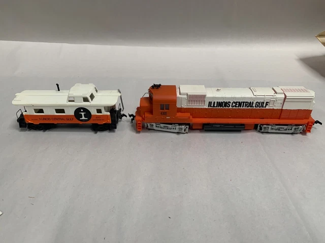 Vtg HO Tyco ICG Illinois Central Gulf Alco 430 Diesel Engine & Caboose (A12) 9