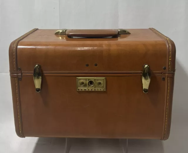 Samsonite Vintage 1950's Train Case Leather Luggage  4612 - 13 x 9 x 8
