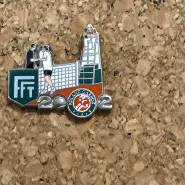 Pin's Roland Garros 93 Perrier Tennis Signé Arthus Bertrand 30mm 5g