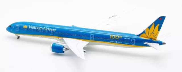 1:200 IF200 Vietnam Airlines Boeing 787-10 VN-A873 w/Stand *LAST PIECES* 3