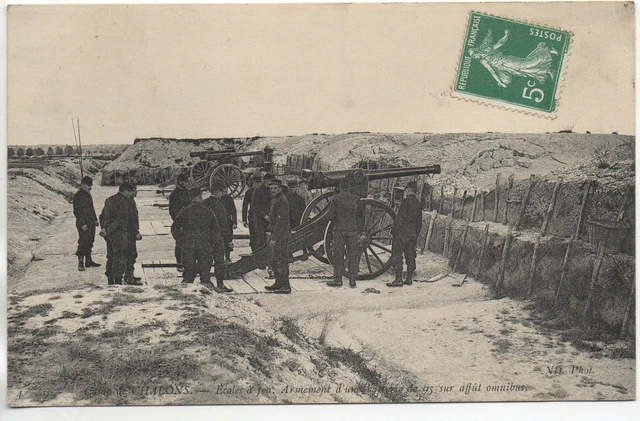CHALONS SUR MARNE - Marne - CPA 51 - Vie MILITAIRE - le camp - Artillerie Canons