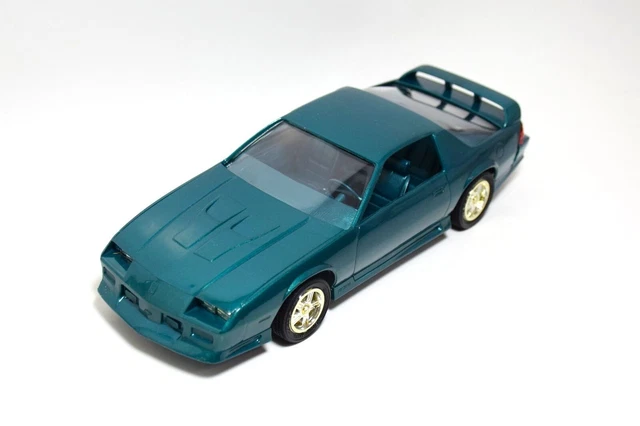 AMT ERTL 6039 1/24 Scale 1991 Chevy Camaro Z-28 Promo Plastic Car £22. ...