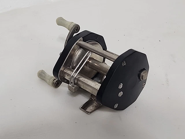 jcヒギンズモデル312 VINTAGE JC HIGGINS Model 312 Red Fishing Reel 312.39500