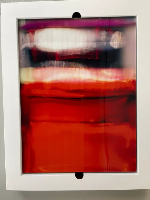 Lumas Beatrice Hug Rotblau I, fotografischer Abzug, glänzend, 40x30 cm 2
