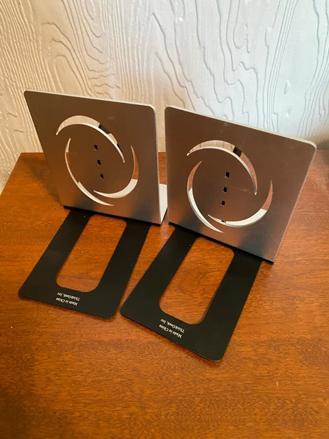 Portal 2 ThinkGeek Rare Video Game Bookends Aluminum Metal Book Ends (D363P1.9) 2