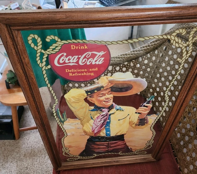 Coca-Cola&quot;Waitress&quot; Framed Logo Mirror 141［並行輸入］ Amazon.co.jp: Coca-Cola