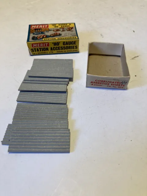 MERIT OO Gauge Station Accessories No 5054  13  Corrugated  Sheets