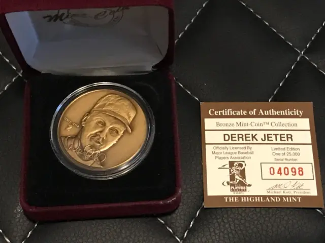 Highland Mint New York Yankees Derek Jeter Limited Edition Bronze Coin Medallion