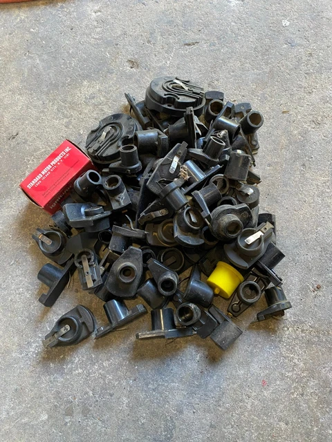 Huge Random Lot 1950s? 1960s 1970s 1980s? Car Truck Distributor Rotors Rotor