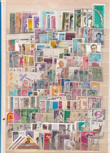 ASIE  TOUS PAYS lot de 165 timbres  obliteres/neufs   cote ??