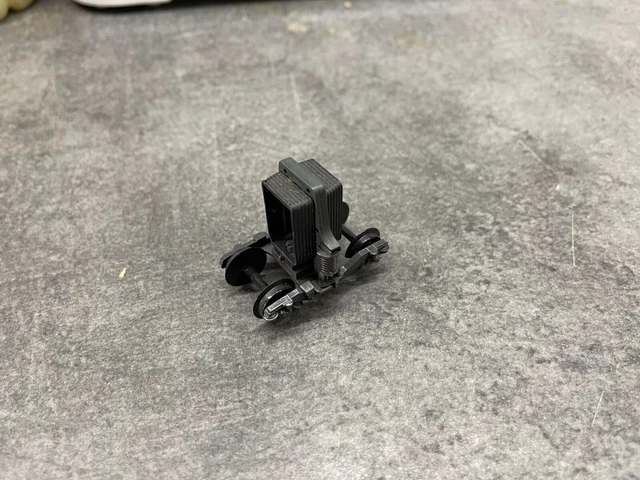 Lot 192 - A group of LIMA OO gauge bogie parcel vans