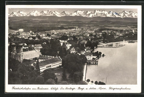 AK Friedrichshafen am Bodensee, Schloß mit den Bayr. und österr. Alpen im Hinte