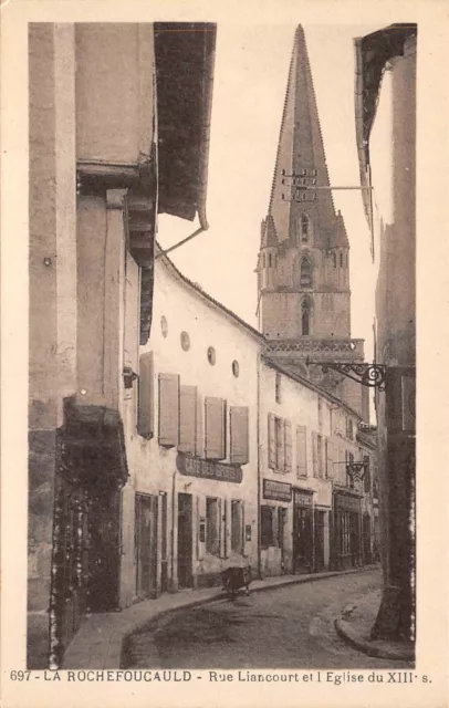 CPA LA ROCHEFOUCAULD Rue Liancourt et l'Eglise du XIIIe (140221)