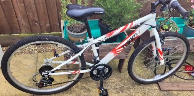 APOLLO TOKKO 22 Inch Frame White Red Bicycle Bike Used 34.99 PicClick UK