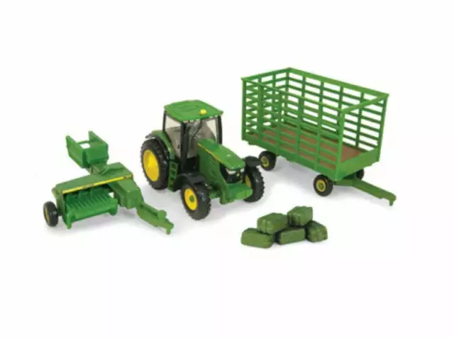 TBE45439 John Deere ERTL 1/64 6210 with Baler & Wagon Set