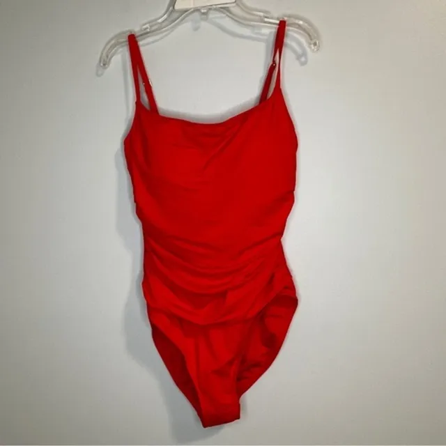 La Blanca Women's Red Island Goddess One-piece Swimsuit 10