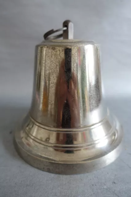 Cloche en bronze  argenté XXème