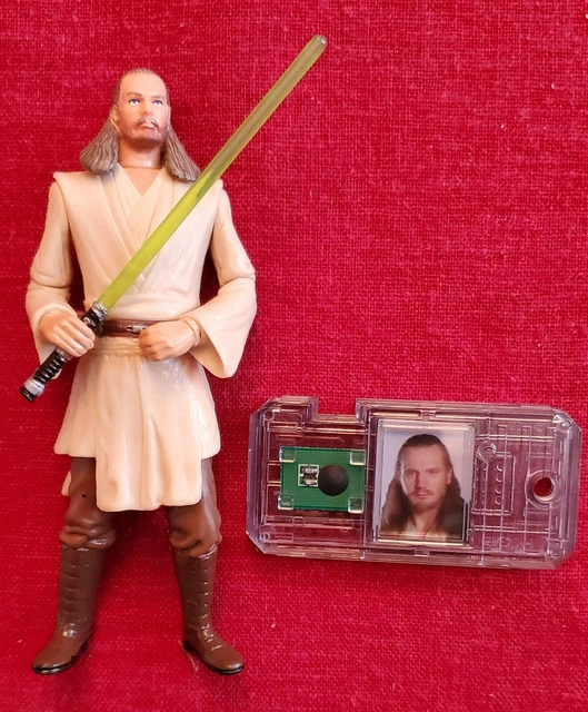 QUIGON JINN JEDI Master Figure with Lightsaber Complete