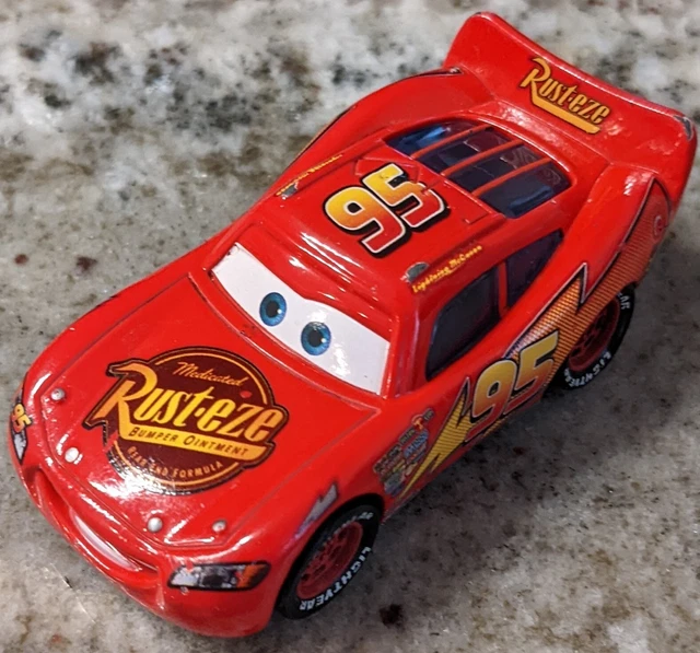 DISNEY PIXAR CARS Original Lightning Mcqueen 155 Scale Die Cast Car £7