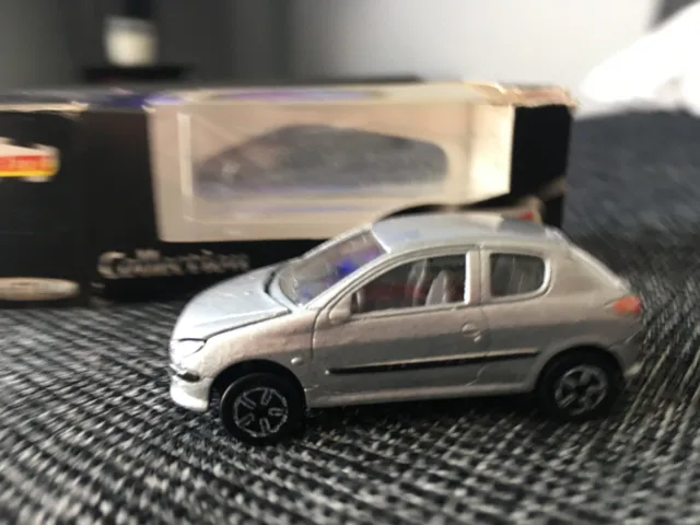 Peugeot 206 Majorette, cod 205, échelle 1/53, en boîte d'origine **